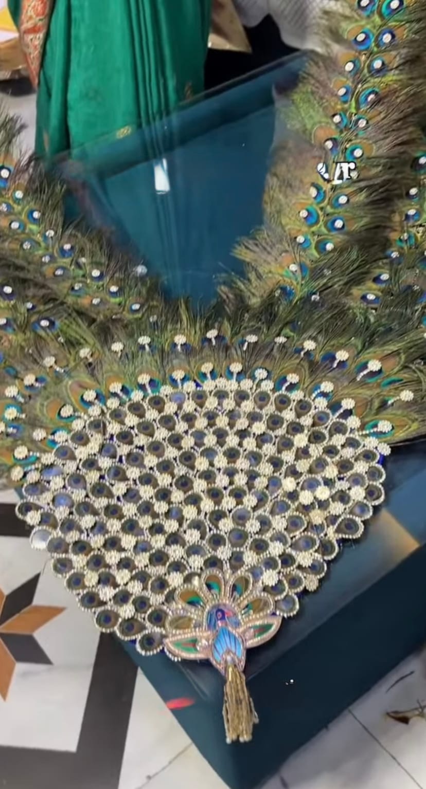 Handcrafted Designer Full Peacock Feather Heavy Shringar Haar / Mala with Grand Medallion - Image 1